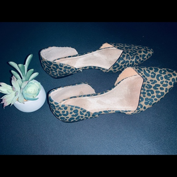 Old navy leopard flats - Picture 2 of 2